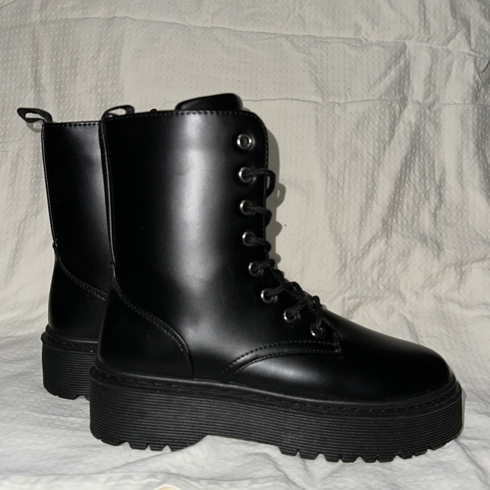 Black Boots - Picture 2 of 6